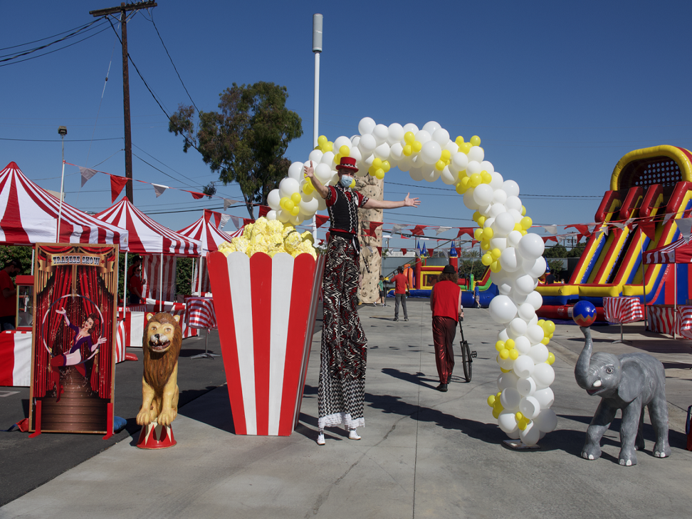 Stilt-Walkers=huge success with kids!